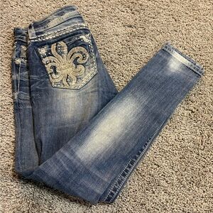 Women’s Miss Me Fleur medium wash skinny jeans, rhinestone details, 27